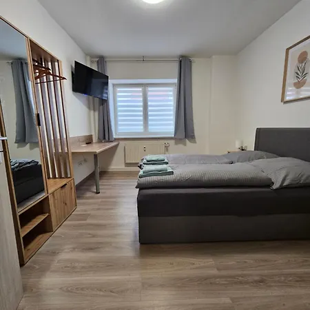 Centro - Bis 9 Gaeste Плауэн